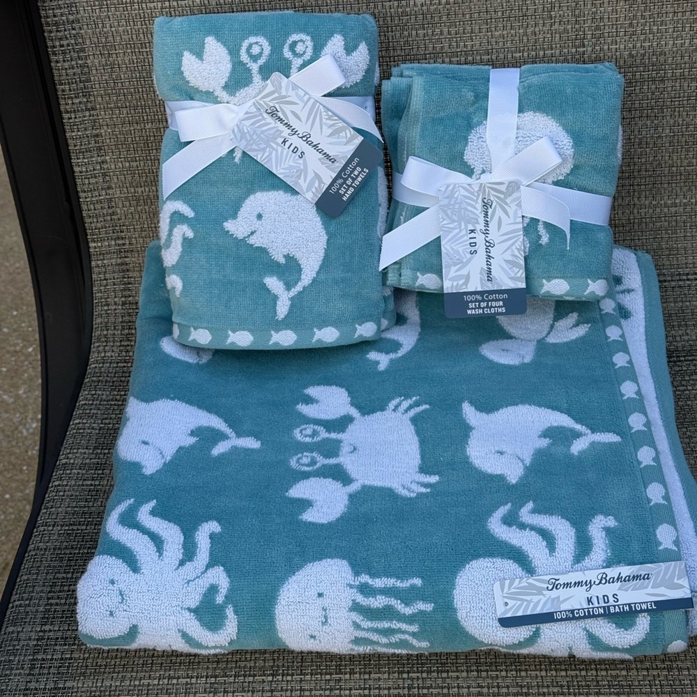 Tommy Bahama Kids Teal Whales Cotton Velour Bath Hand Washcloth Towel Set 7pc